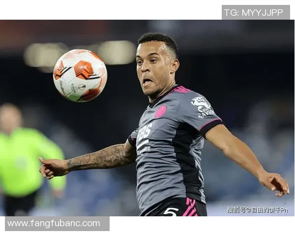 天下足球十大球星离世背后的传奇与影响：他们的离去给足球世界带来的深远变化