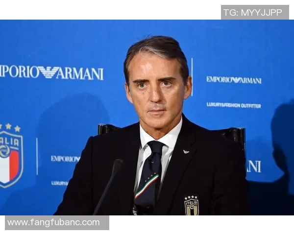 意大利足球传奇巨星回顾：从贝卢斯科尼到因西涅的辉煌历程