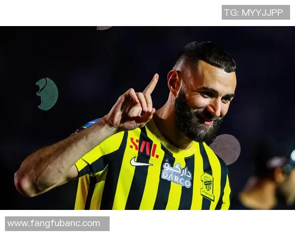 球星头套足球挑战赛掀起热潮运动员技术与创意的完美融合 球星头套足球挑战赛掀起热潮运动员技术与创意的完美融合