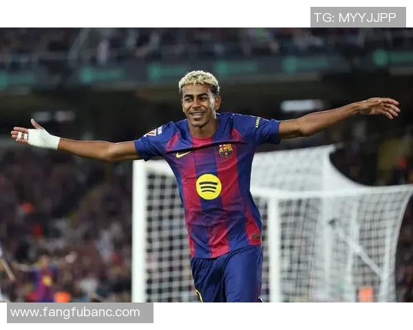 齐耶赫精彩瞬间:足球场上技艺非凡的天才球员形象展示 齐耶赫精彩瞬间:足球场上技艺非凡的天才球员形象展示